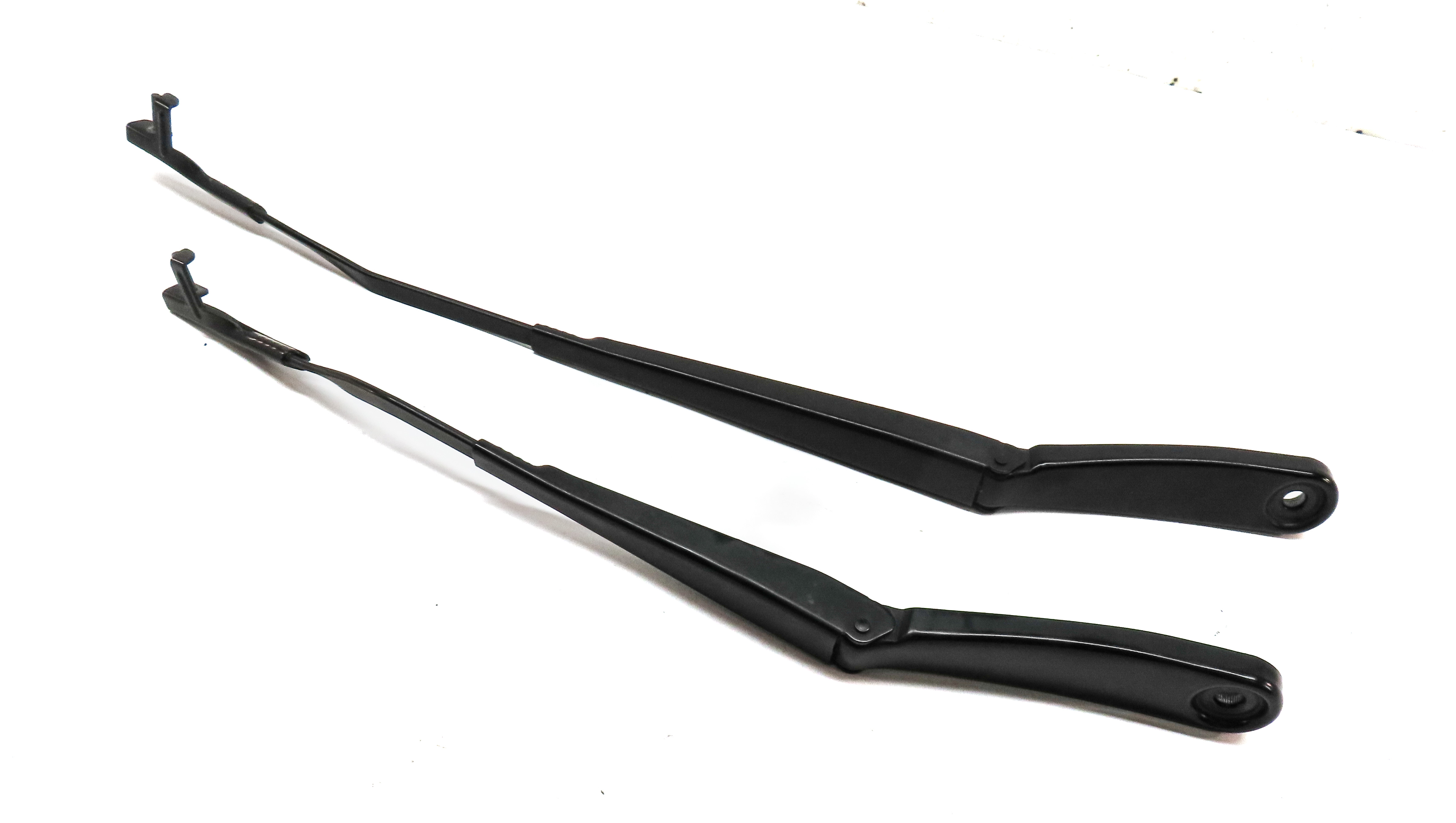 2011-2019 BMW X3 X4 (F25 F26) FRONT LEFT & RIGHT WINDSHIELD WIPER ARM SET 2 — exact item pictured